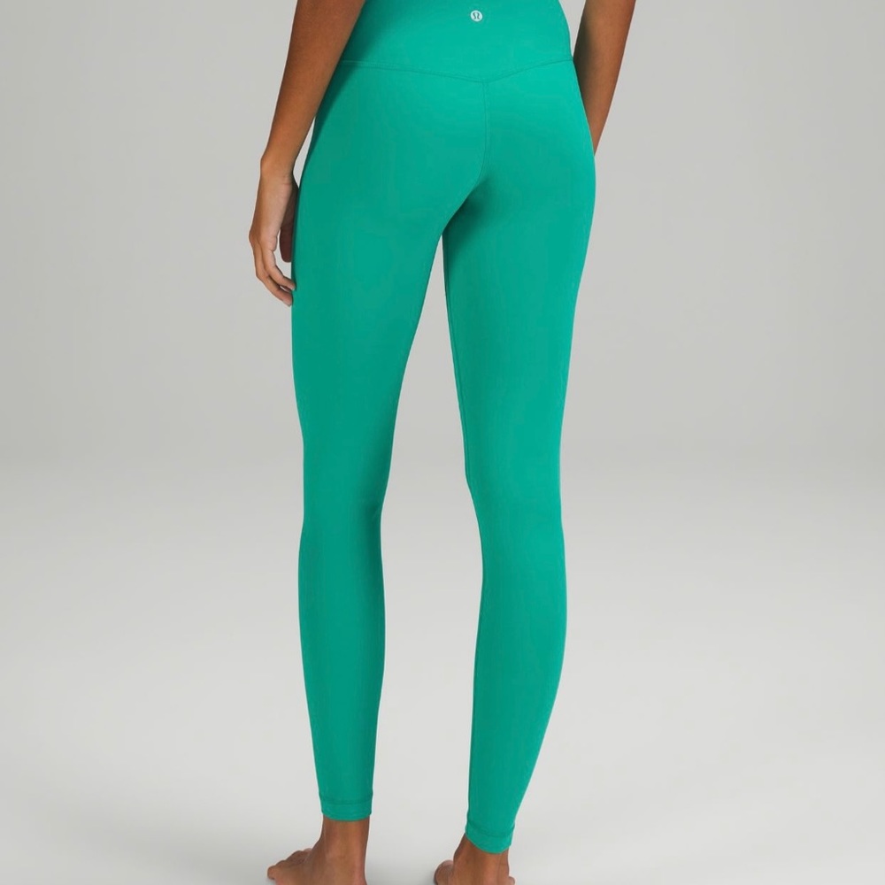 Lululemon Align with pockets 25” sz 6